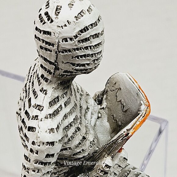 Resin Woman Reading Book Figurine Human Modern Sculpture Bookshelf Words On Skin - Picture 6 of 15